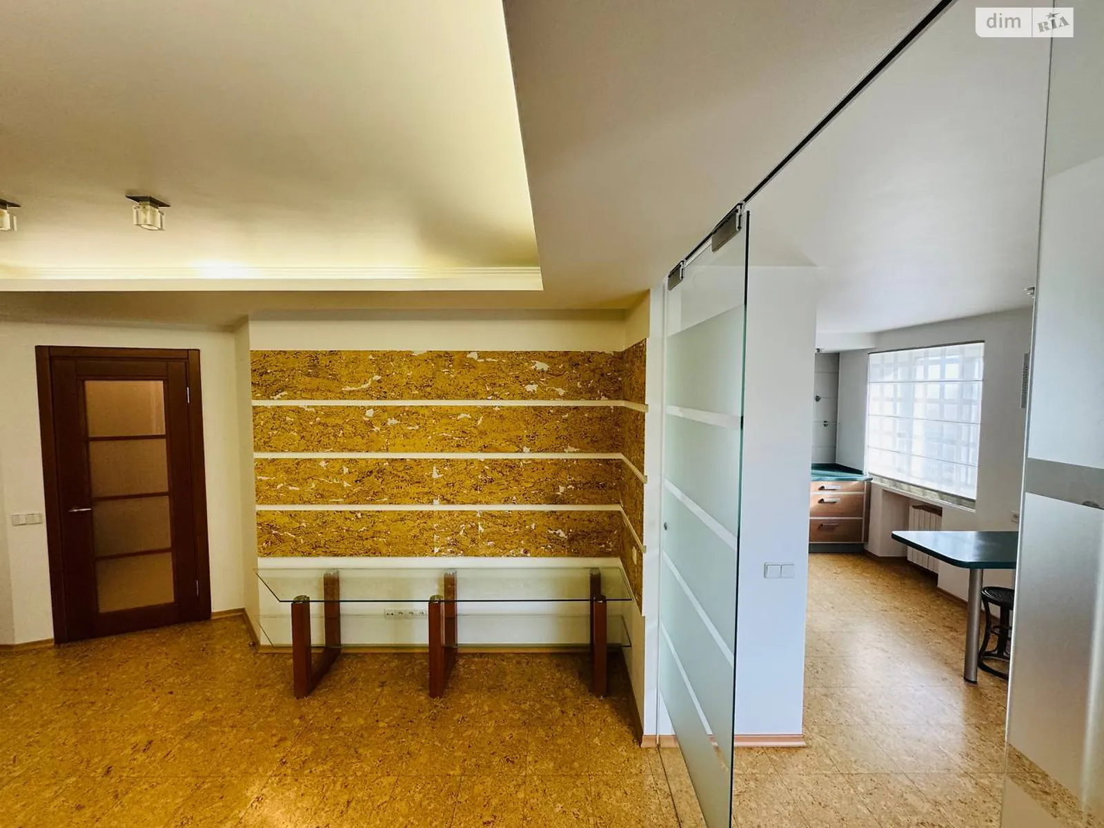 Продается 3-комнатная квартира 68 кв. м в Днепре, ул. Героев Крут, 10 - фото 1