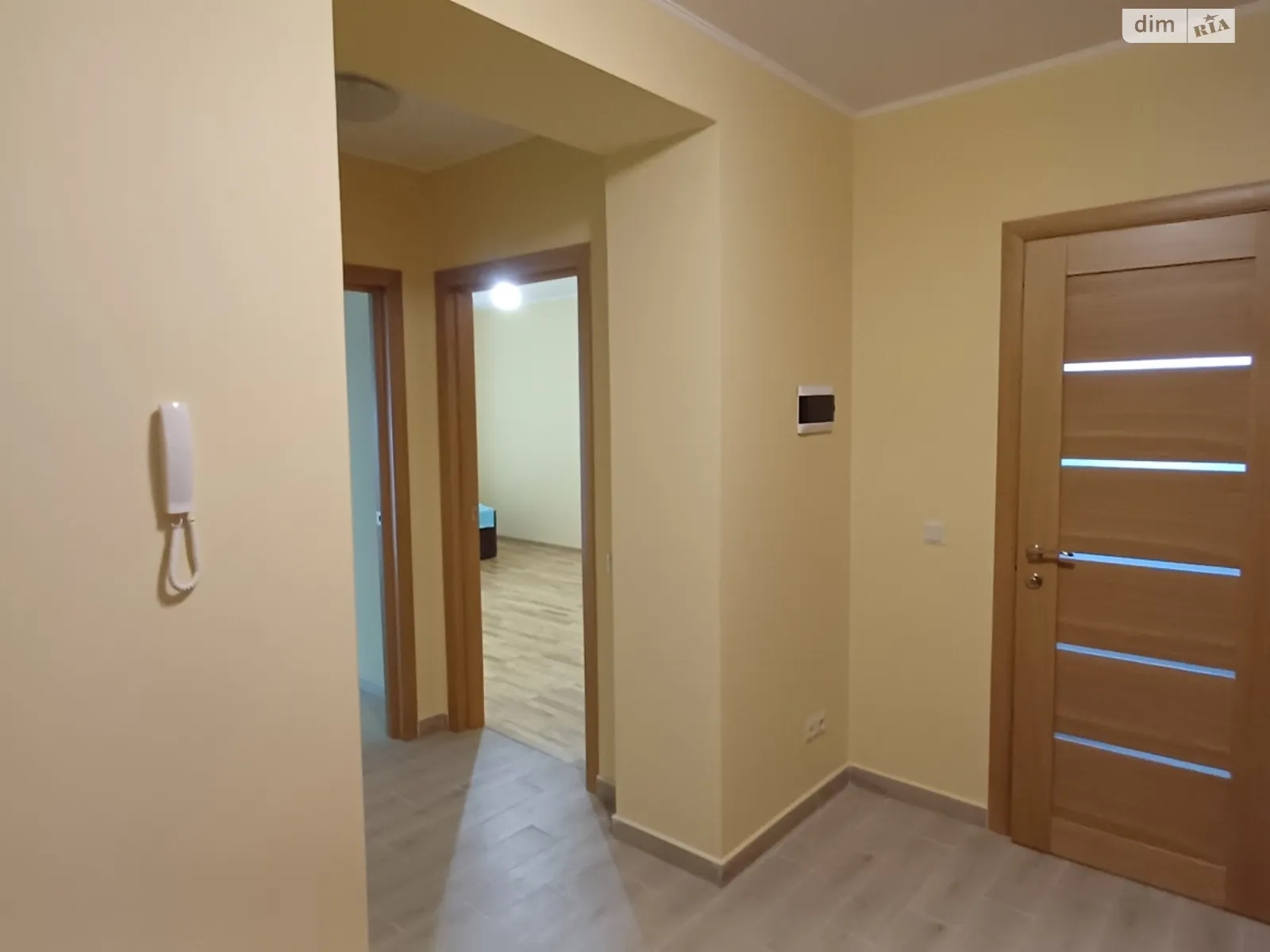 Продается 3-комнатная квартира 90 кв. м в Ужгороде, пл. Гренджи-Донского - фото 1