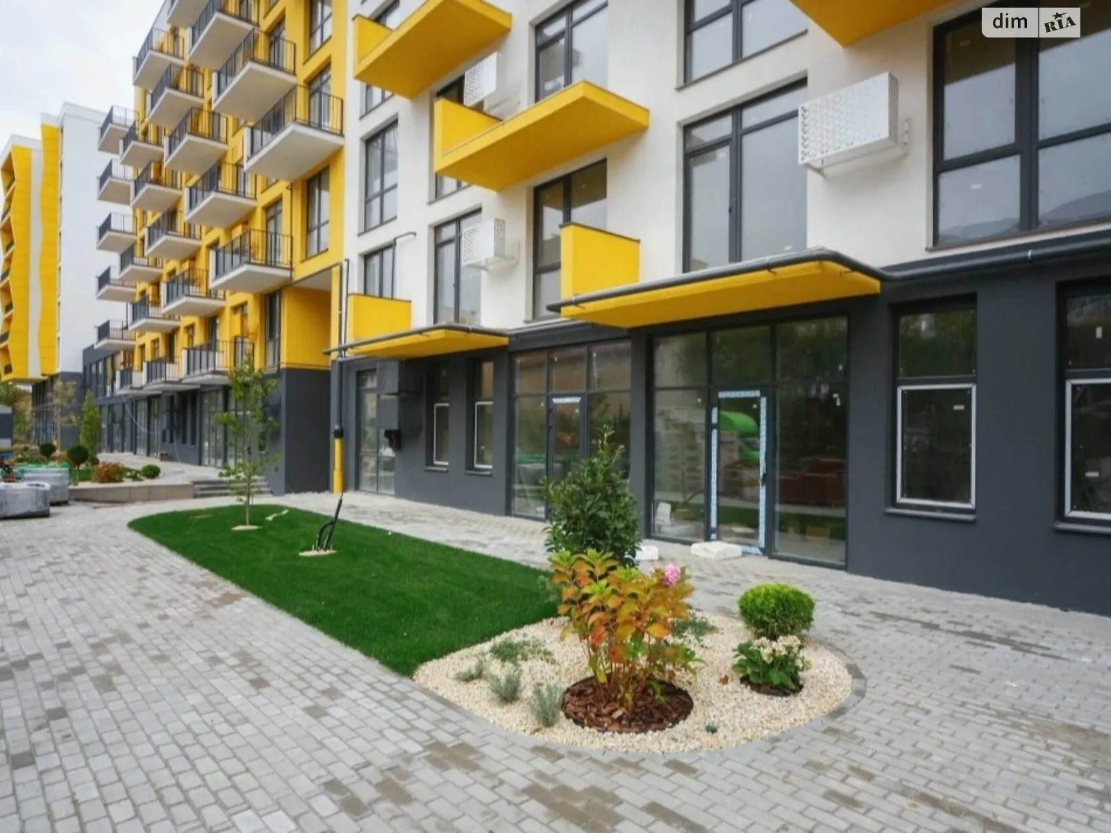 Продается 1-комнатная квартира 52 кв. м в Львове, ул. Владимира Навроцкого - фото 1