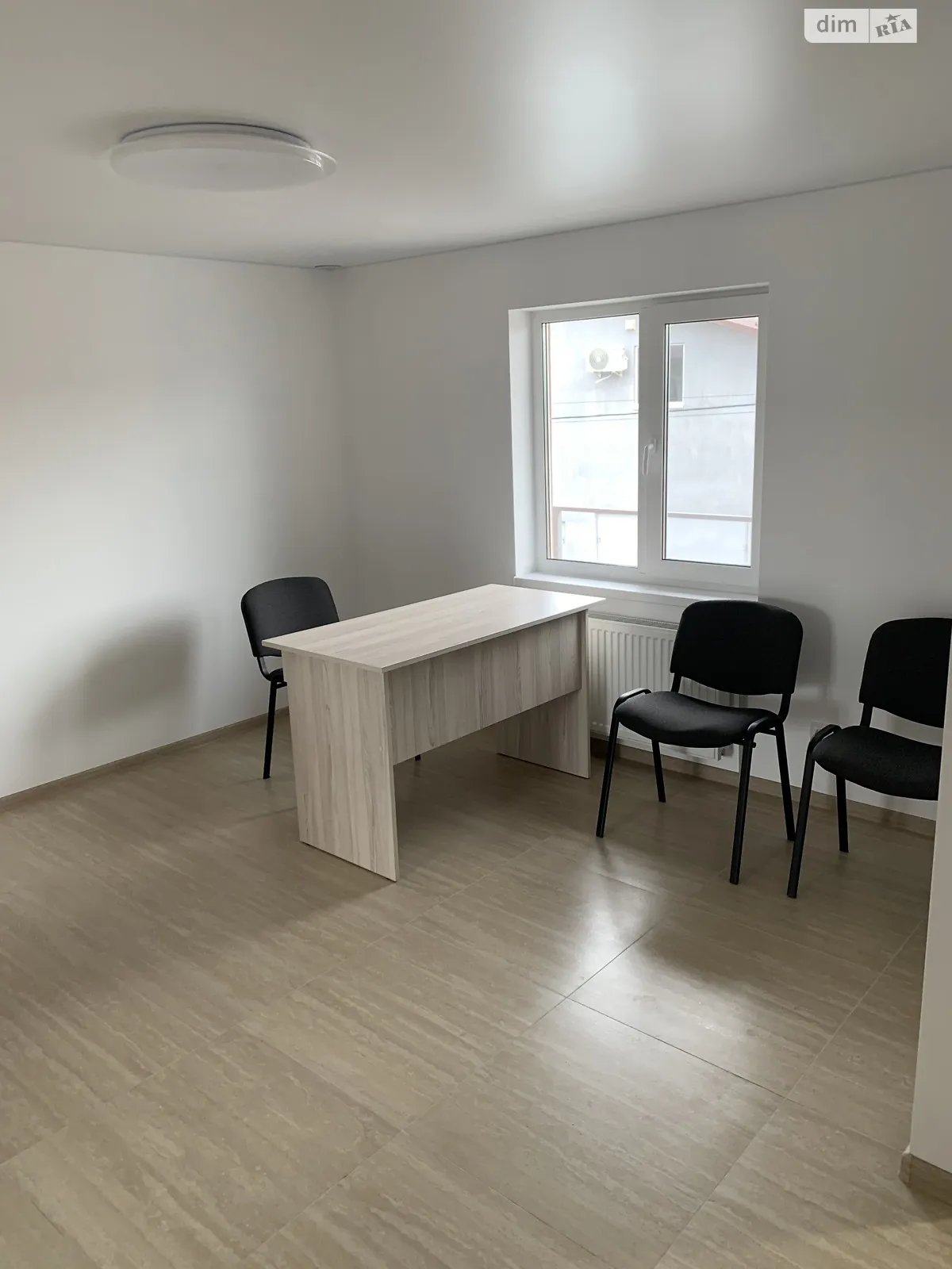 Здається в оренду офіс 28 кв. м в бізнес-центрі, цена: 200 $ - фото 1