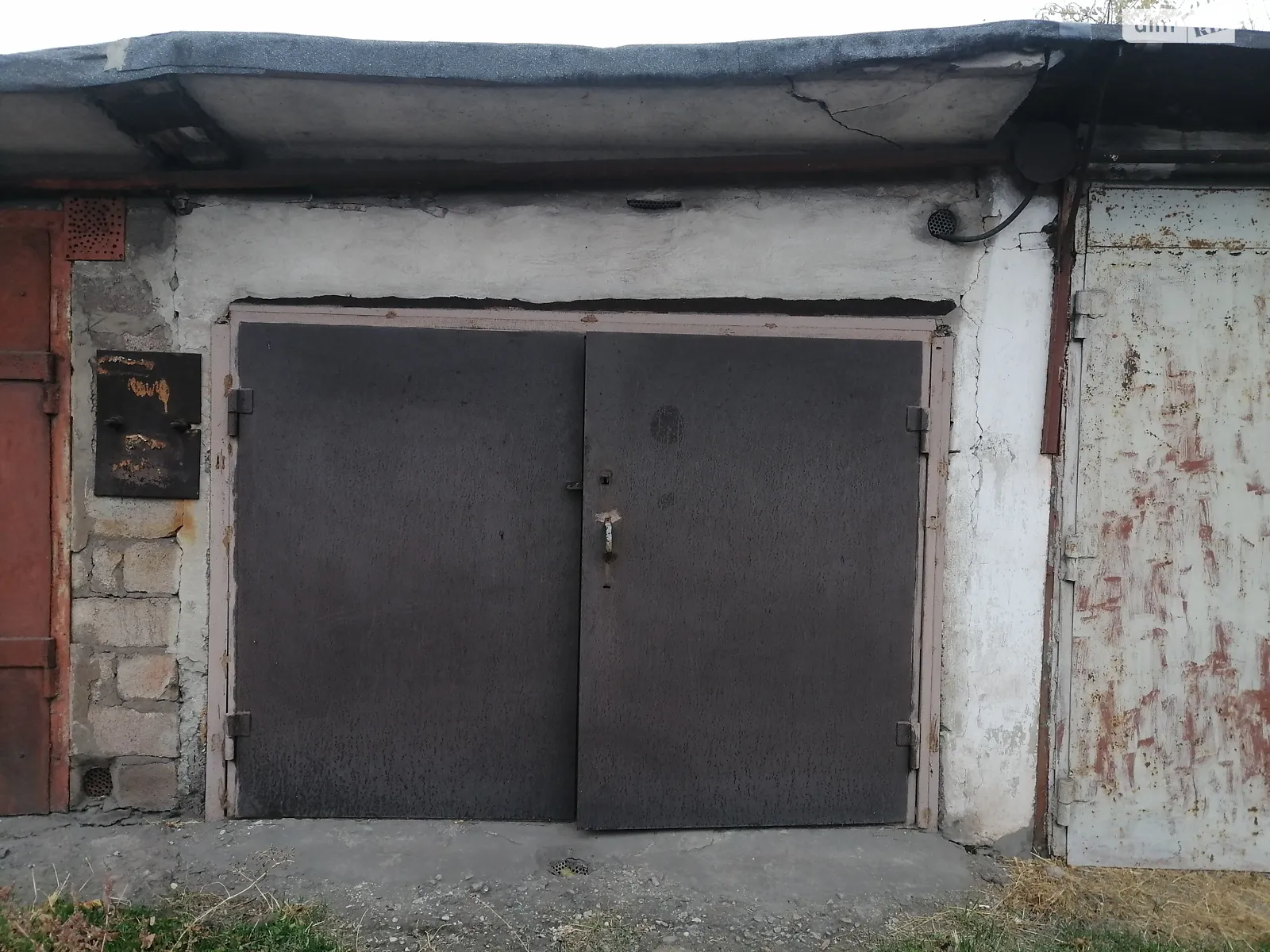 Продается место в гаражном кооперативе под легковое авто на 24 кв. м, цена: 3000 $ - фото 1