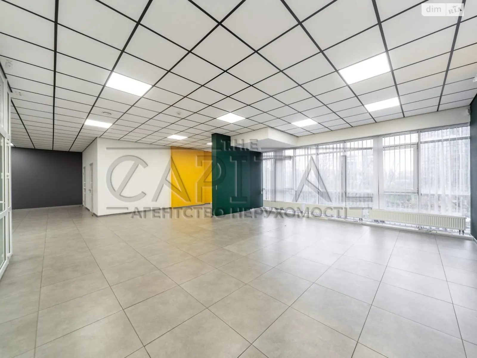 Сдается в аренду офис 225 кв. м в бизнес-центре, цена: 3400 $ - фото 1