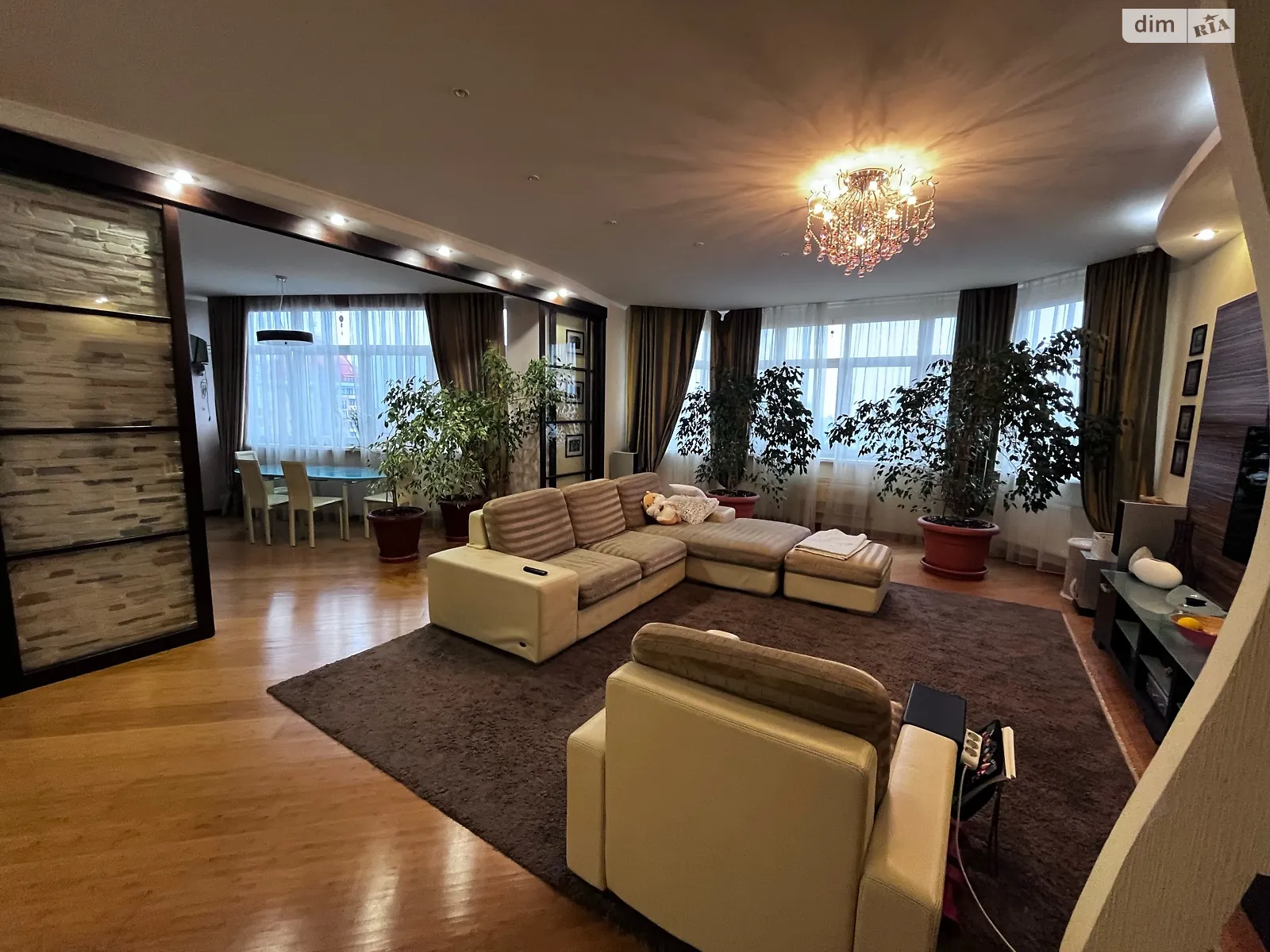 Продается 4-комнатная квартира 179.2 кв. м в Киеве, ул. Коновальца Евгения, 36Б - фото 1