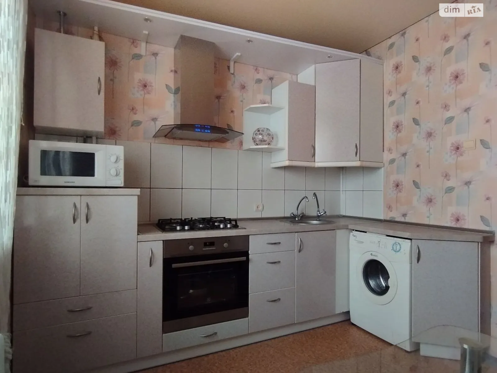 Продается 1-комнатная квартира 39.3 кв. м в Кривом Роге, бул. Вечерний - фото 1