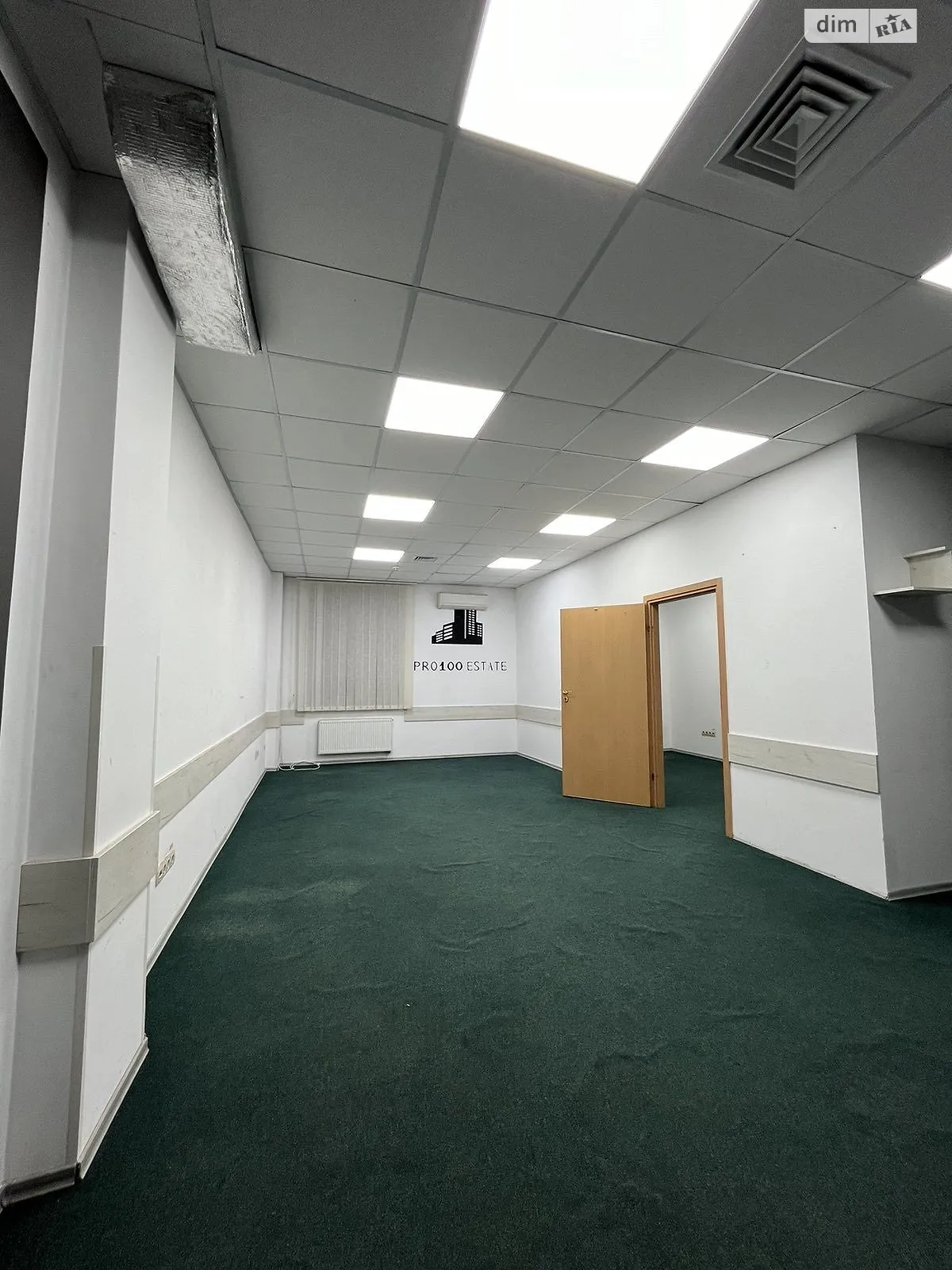 Сдается в аренду офис 63.8 кв. м в бизнес-центре, цена: 510 $ - фото 1