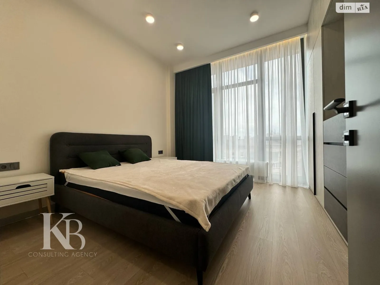 Сдается в аренду 1-комнатная квартира 49.2 кв. м в Днепре, бул. Кучеревского, 1 - фото 1