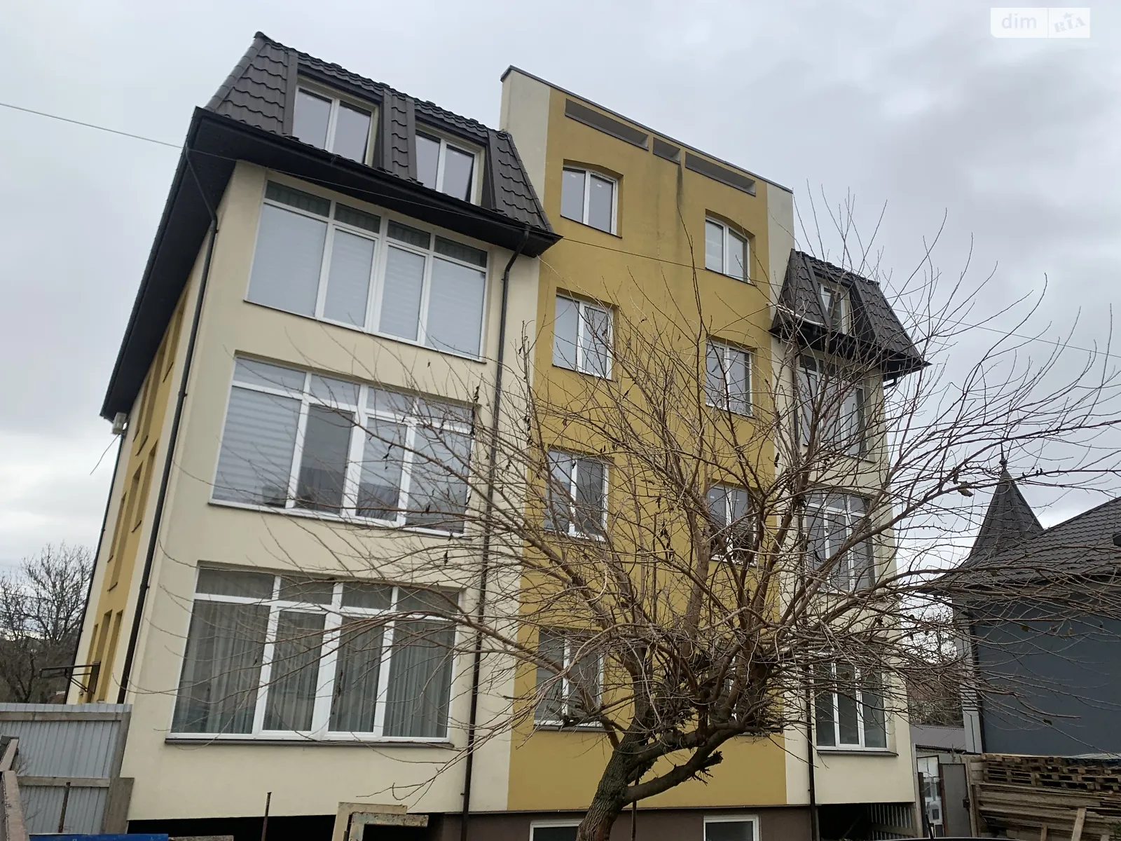 Продається 2-кімнатна квартира 46 кв. м у Чернівцях - фото 1