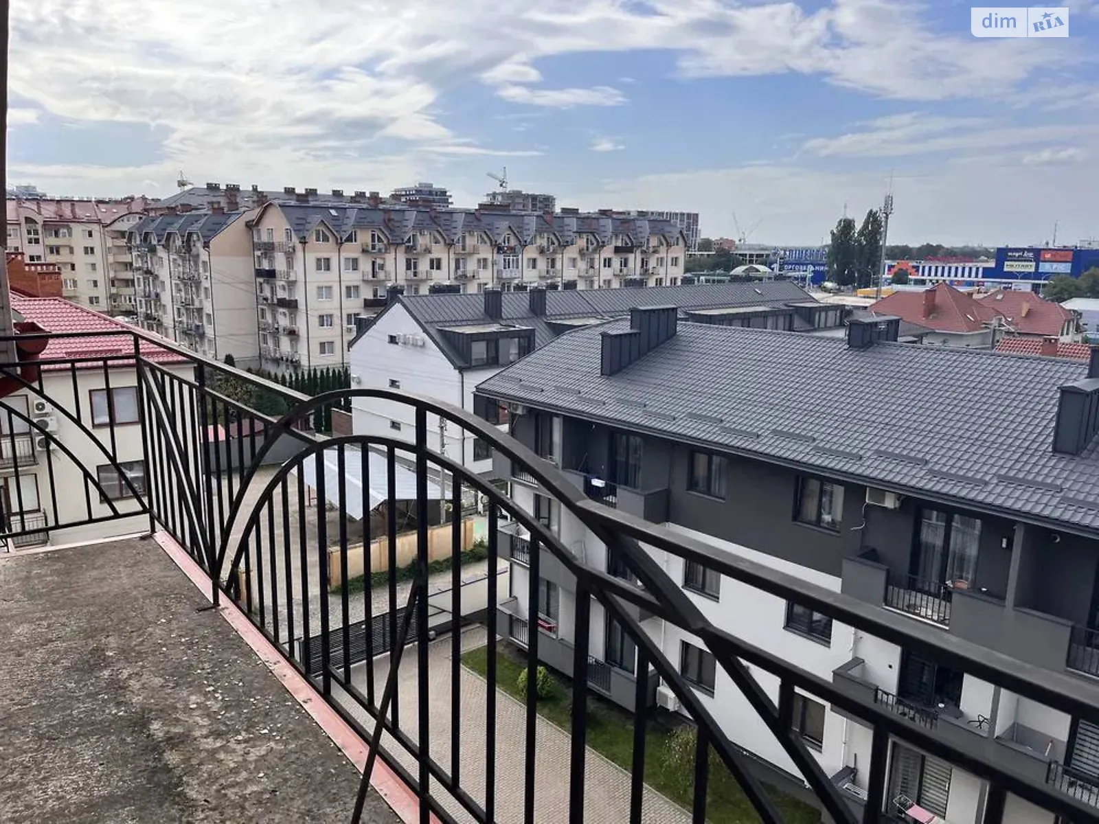 Продается 4-комнатная квартира 83 кв. м в Ужгороде, ул. А. Хиры - фото 1