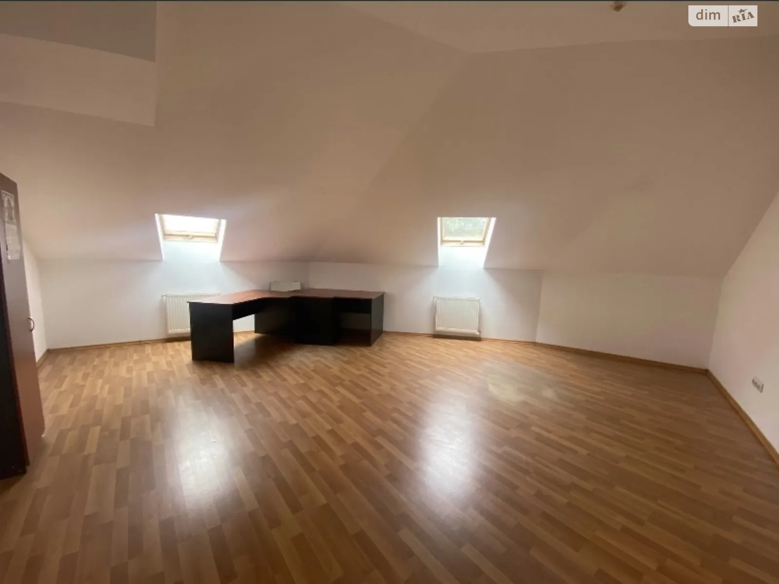 Сдается в аренду офис 35 кв. м в бизнес-центре, цена: 240 $ - фото 1