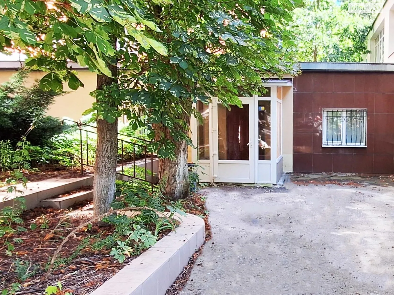 Сдается в аренду офис 150 кв. м в бизнес-центре, цена: 25500 грн - фото 1