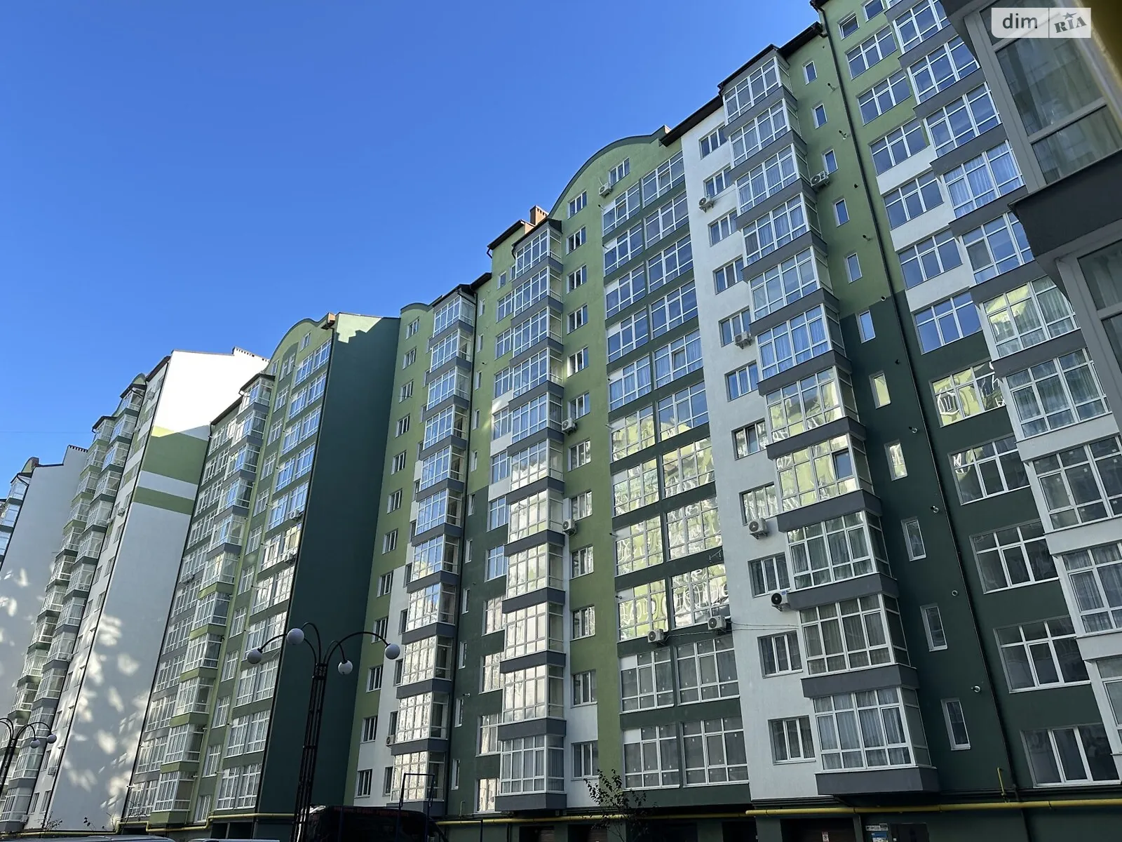 Продается 1-комнатная квартира 43 кв. м в Ивано-Франковске, ул. Высочана Семена, 18 - фото 1