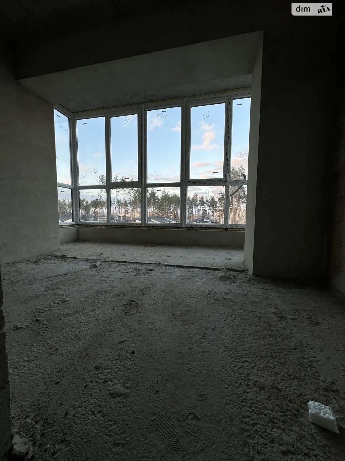 Продается 2-комнатная квартира 55 кв. м в Гостомеле, ул. Соборная, 3 - фото 1
