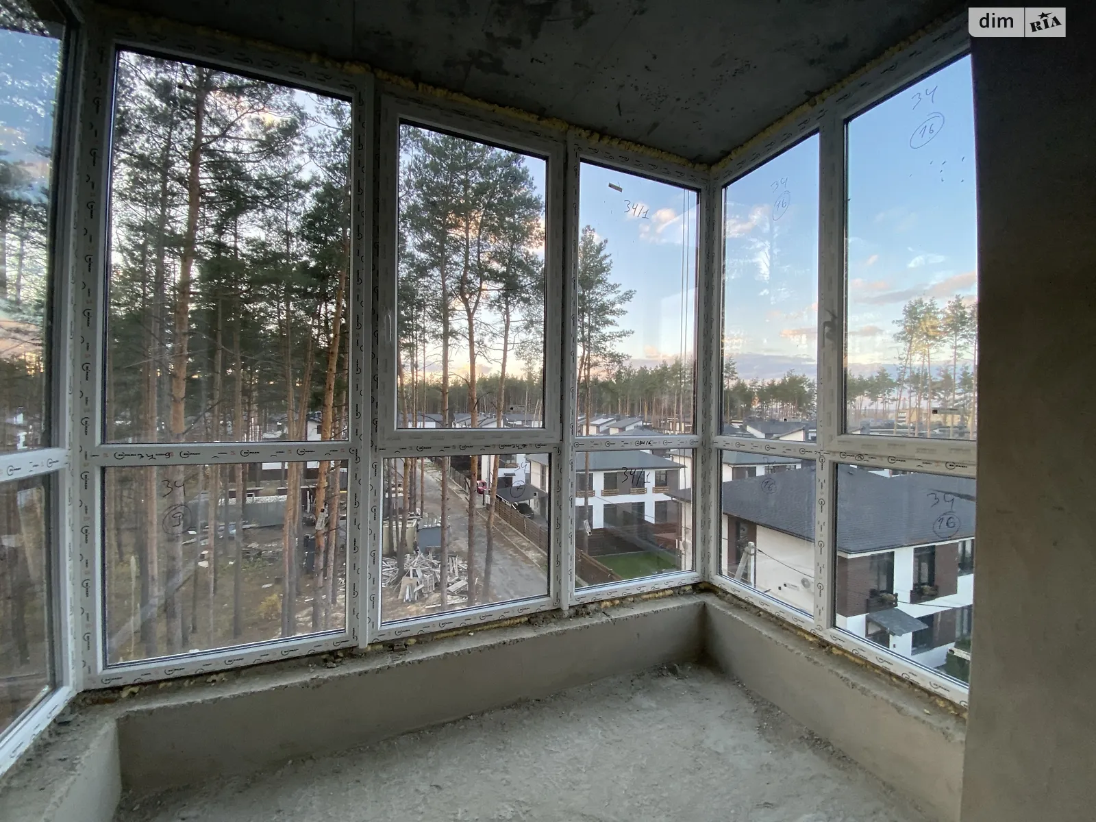 Продается 1-комнатная квартира 37 кв. м в Гостомеле, ул. Соборная, 4Г - фото 1