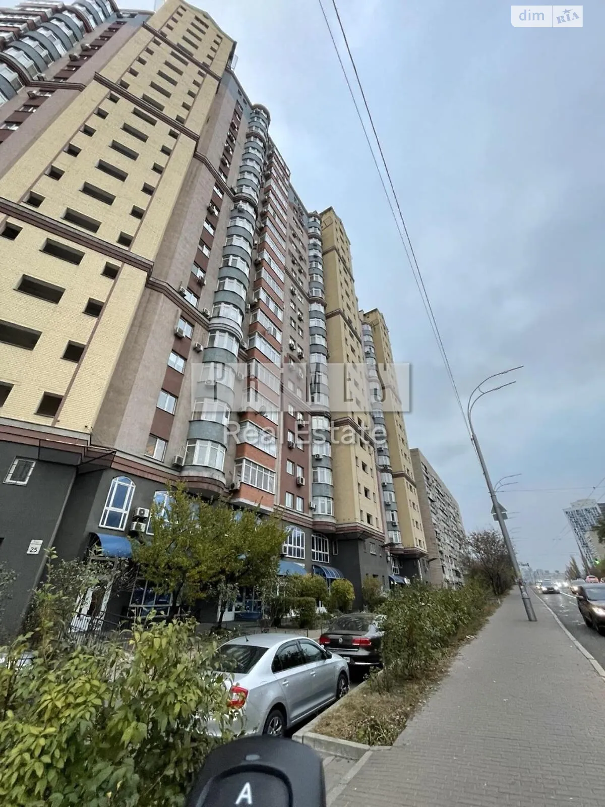 Продается 3-комнатная квартира 190.2 кв. м в Киеве - фото 2