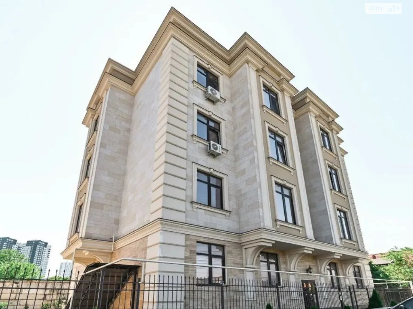 Продается 3-комнатная квартира 108.6 кв. м в Одессе, ул. Георгия Липского(Толбухина) - фото 1