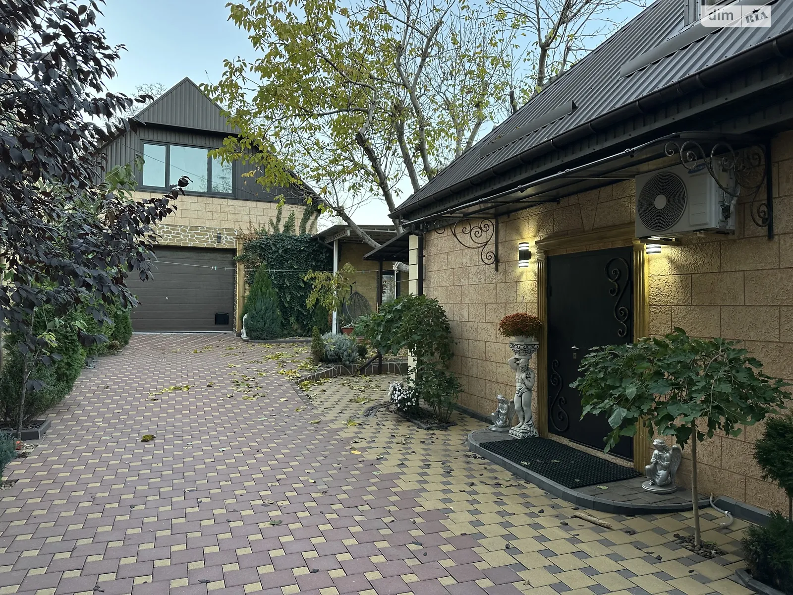 Продается дом на 2 этажа 180 кв. м с террасой, цена: 175000 $ - фото 1