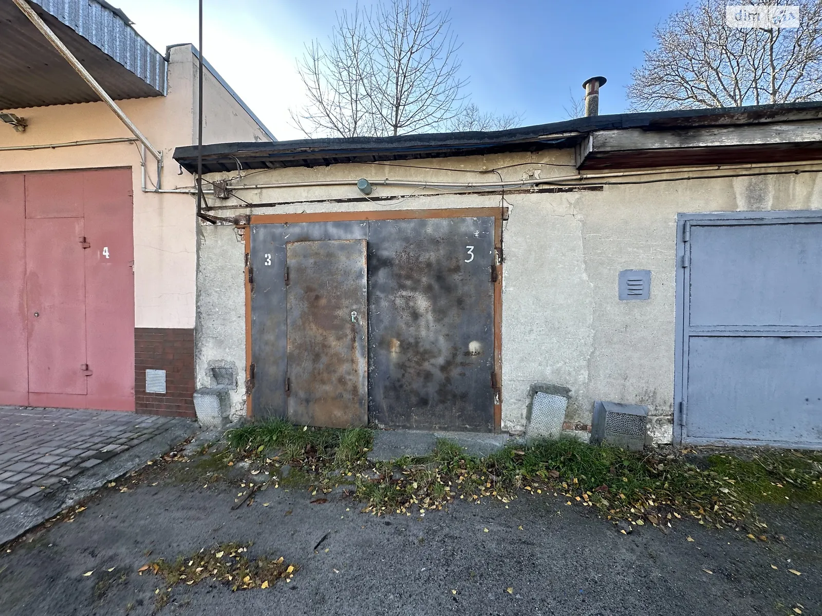 Продается место в гаражном кооперативе под легковое авто на 40 кв. м, цена: 5500 $ - фото 1