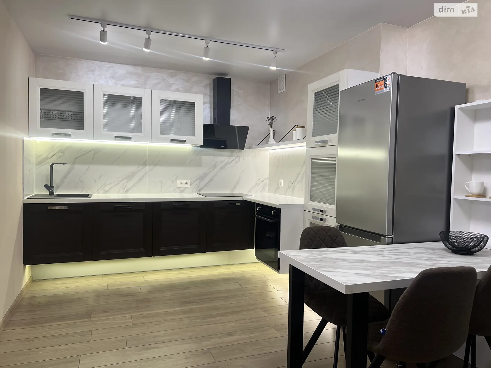 2-кімнатна квартира 72 кв. м у Тернополі, цена: 76000 $ - фото 1