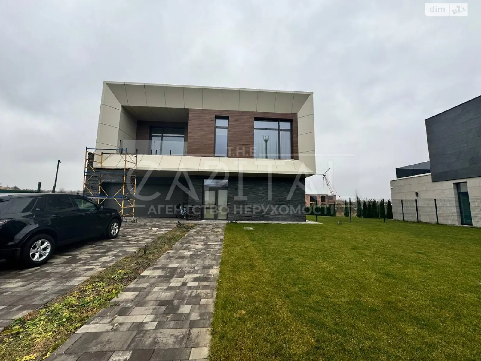 Продается дом на 2 этажа 400 кв. м с камином, цена: 1200000 $ - фото 1