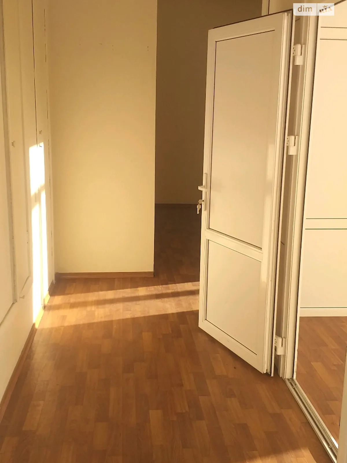 Сдается в аренду офис 63 кв. м в бизнес-центре, цена: 31500 грн - фото 1