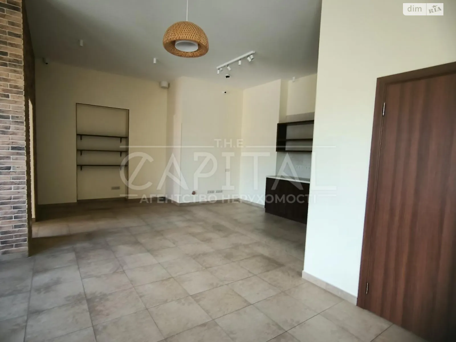 Продается офис 58 кв. м в бизнес-центре, цена: 95000 $ - фото 1