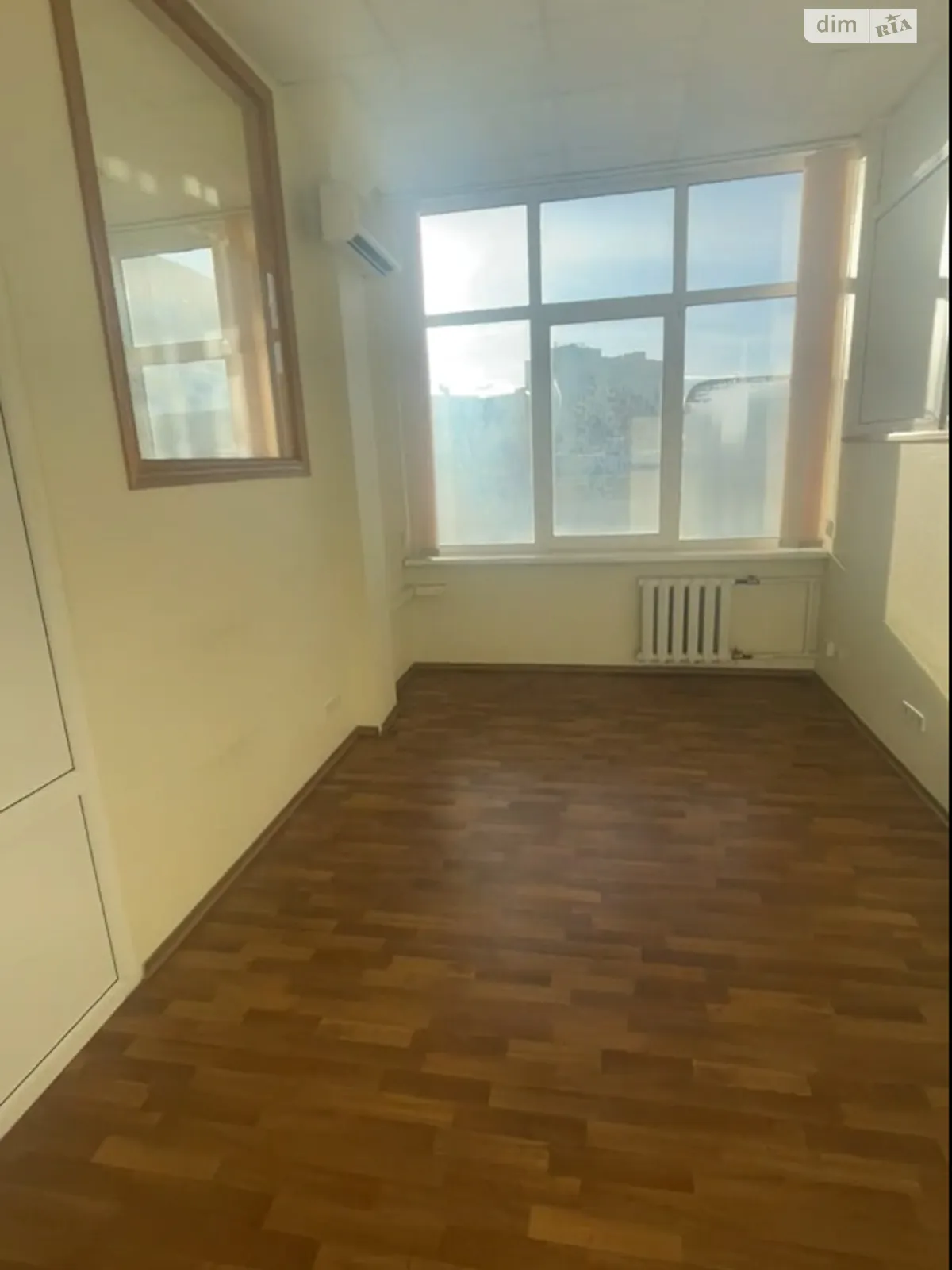 Сдается в аренду офис 137 кв. м в бизнес-центре, цена: 68500 грн - фото 1