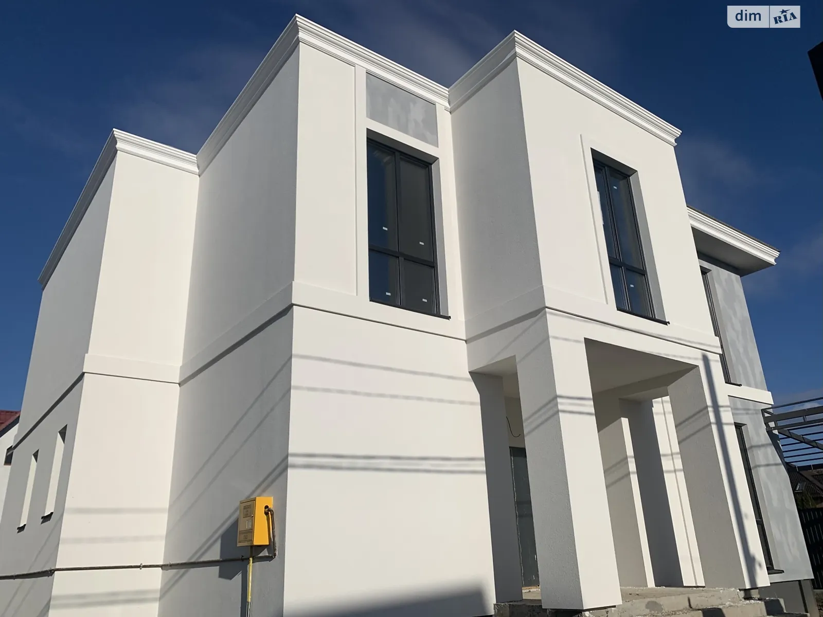 Продается дом на 2 этажа 172 кв. м с участком, цена: 160000 $ - фото 1