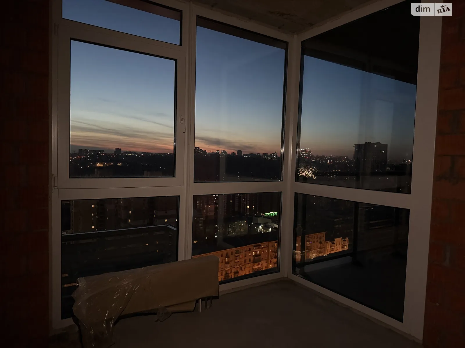 Продается 1-комнатная квартира 44 кв. м в Киеве, ул. Предславинская, 42 - фото 1