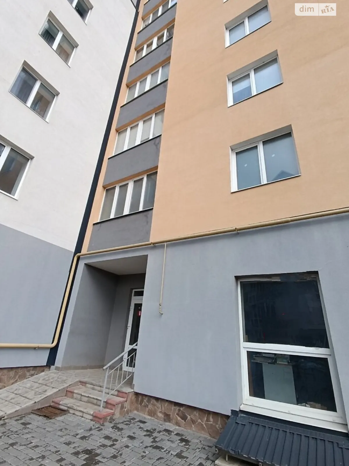 Продається приміщення вільного призначення 92.6 кв. м в 10-поверховій будівлі, цена: 2315000 грн - фото 1