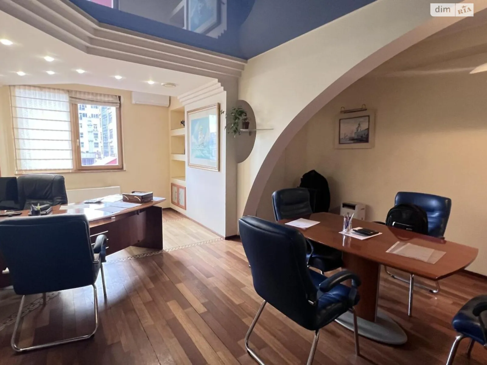 Сдается в аренду офис 305 кв. м в бизнес-центре, цена: 3800 $ - фото 1