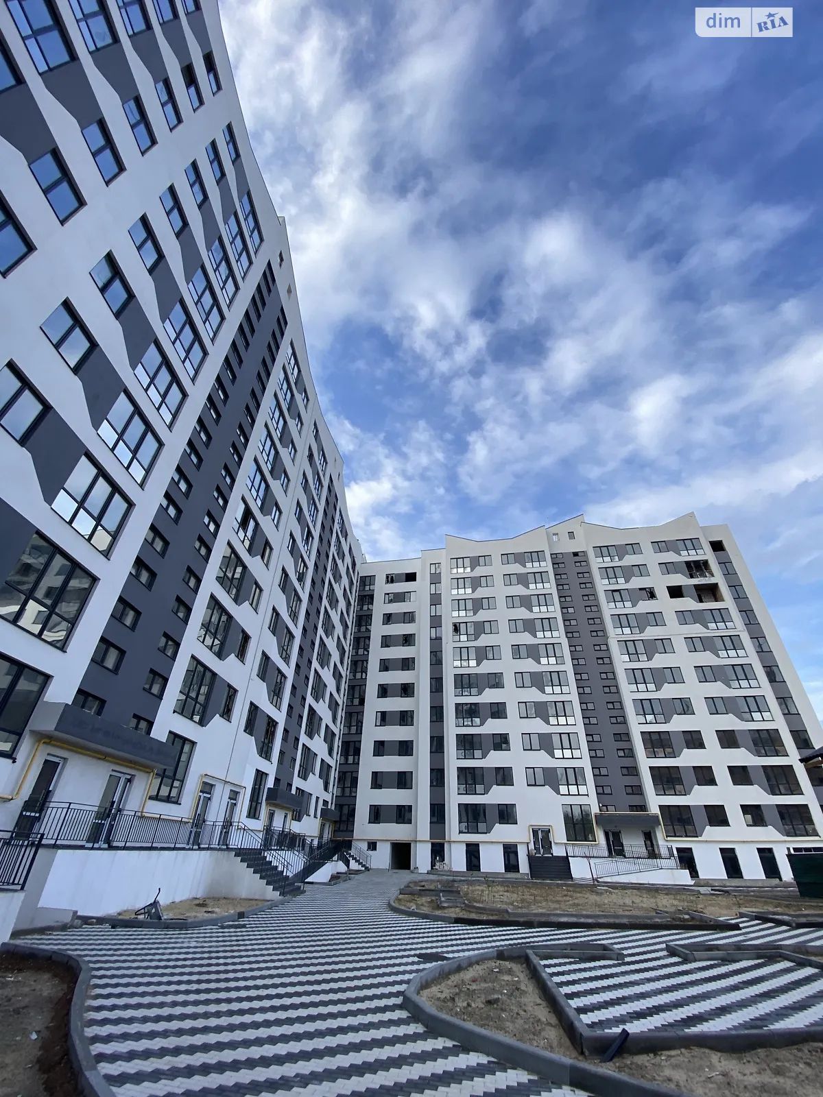 Продается 1-комнатная квартира 37 кв. м в Гостомеле, ул. Охотничья, 24 - фото 1