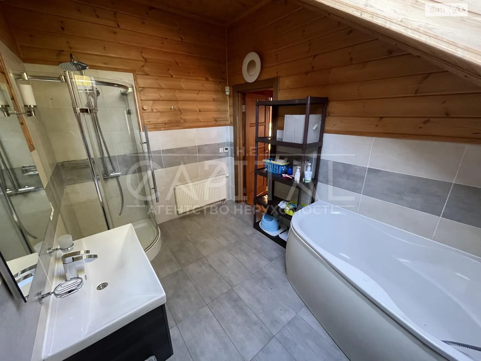 Сдается в аренду дом на 2 этажа 160 кв. м с верандой, цена: 2500 $ - фото 1