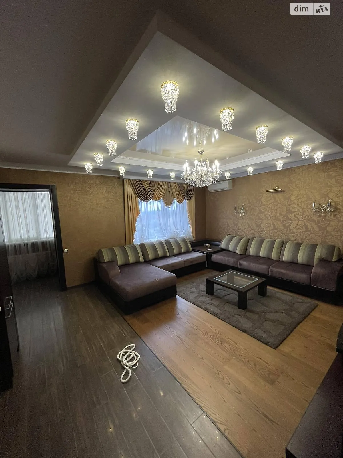 Продается 2-комнатная квартира 111.4 кв. м в Полтаве, ул. Уютная, 15 - фото 1