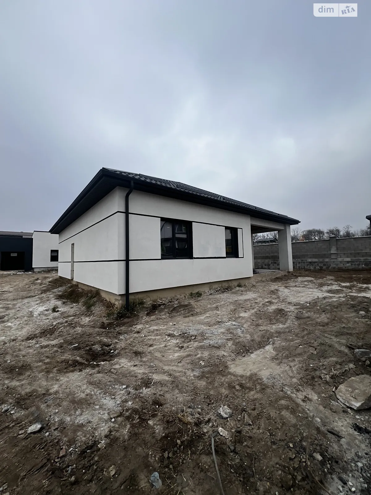 Продається одноповерховий будинок 115 кв. м з гаражем, цена: 80000 $ - фото 1