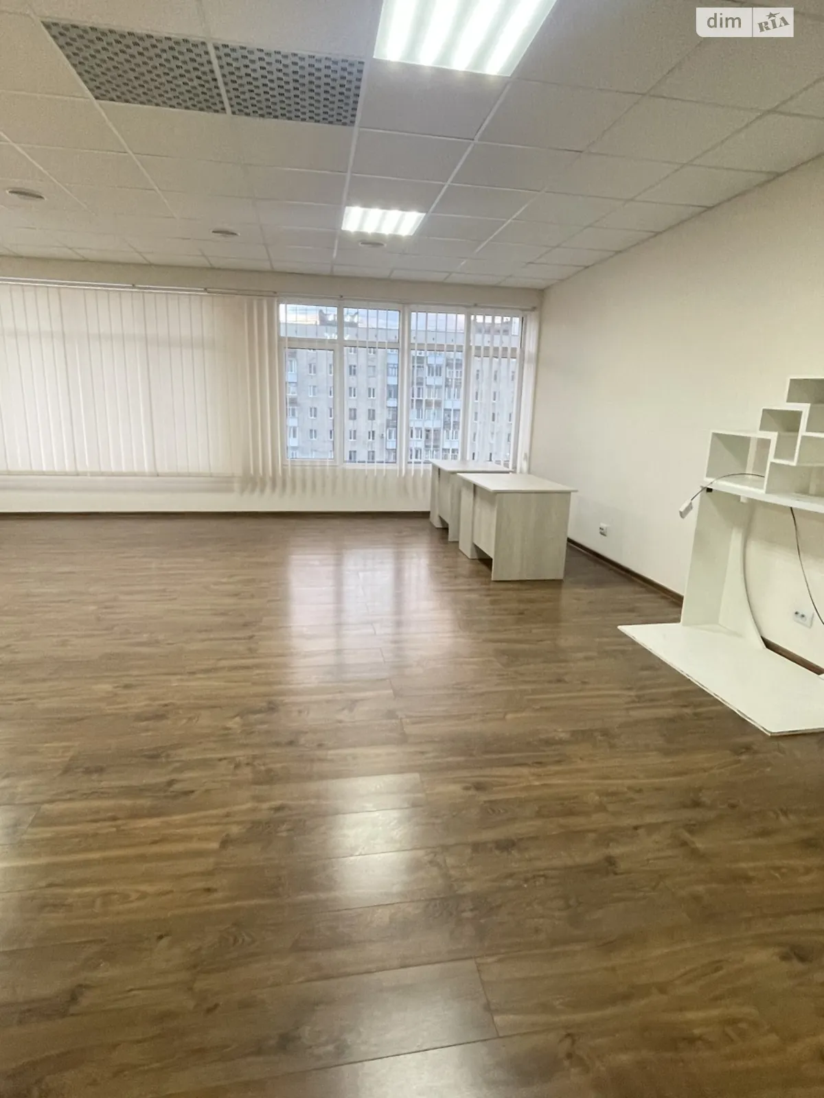 Сдается в аренду офис 54 кв. м в бизнес-центре, цена: 12000 грн - фото 1