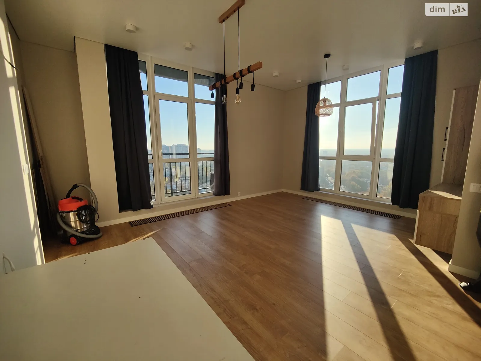 Продается 2-комнатная квартира 60.8 кв. м в Одессе, ул. Академика Филатова - фото 1