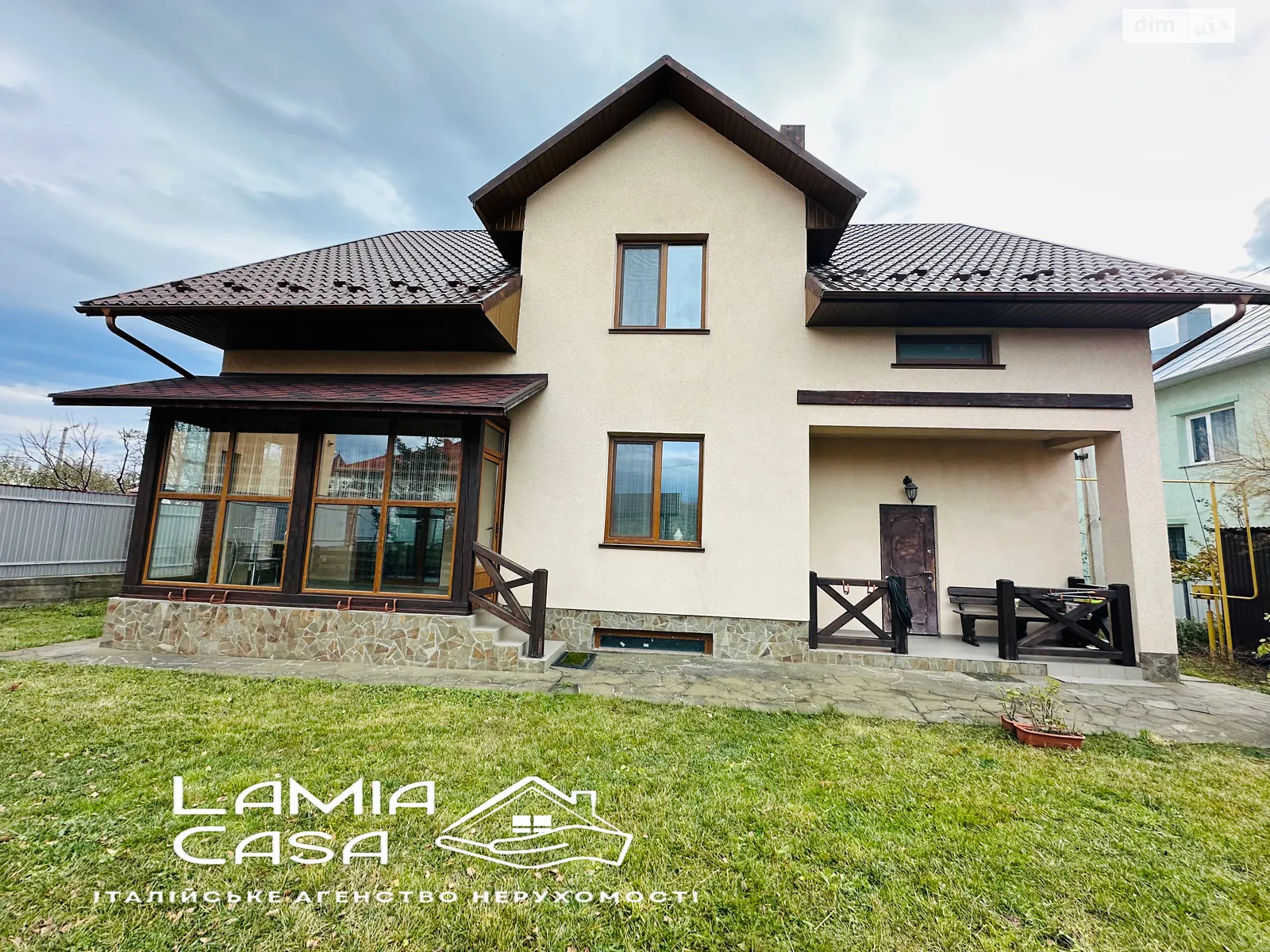 Продается дом на 2 этажа 240 кв. м с террасой, цена: 200000 $ - фото 1