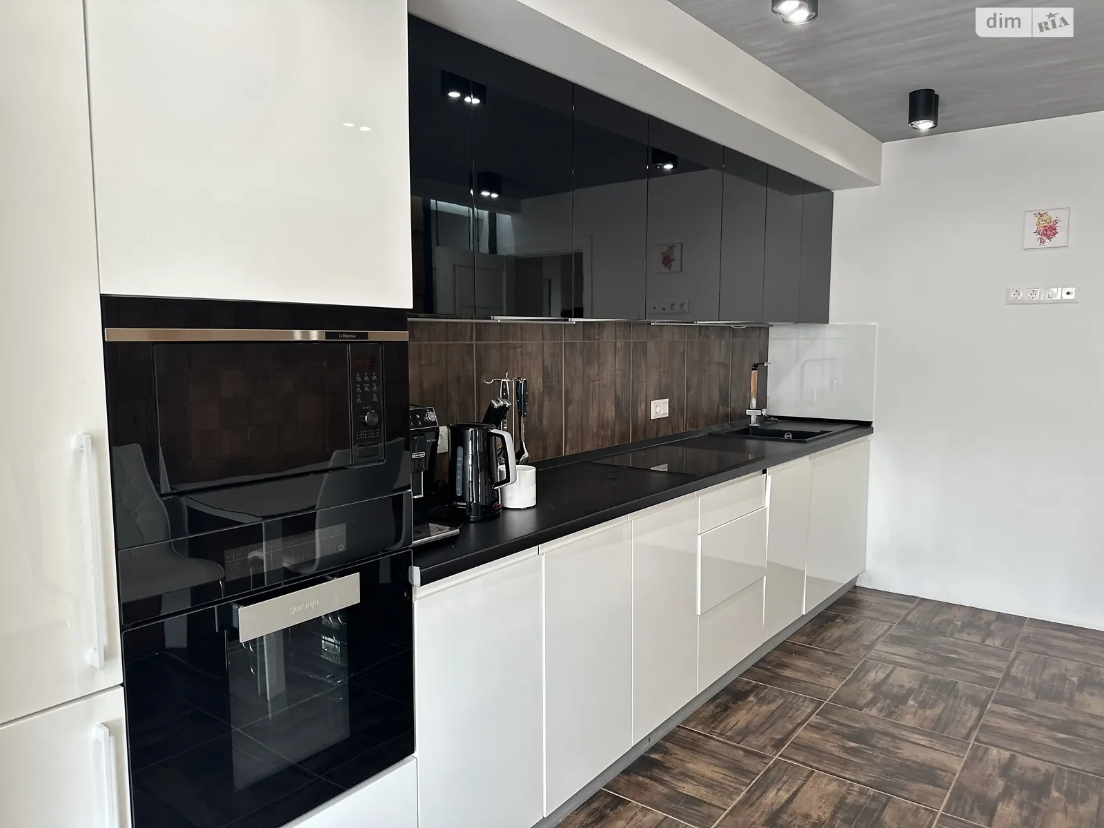 Продается 1-комнатная квартира 48.2 кв. м в Виннице, ул. Василия Порика - фото 1