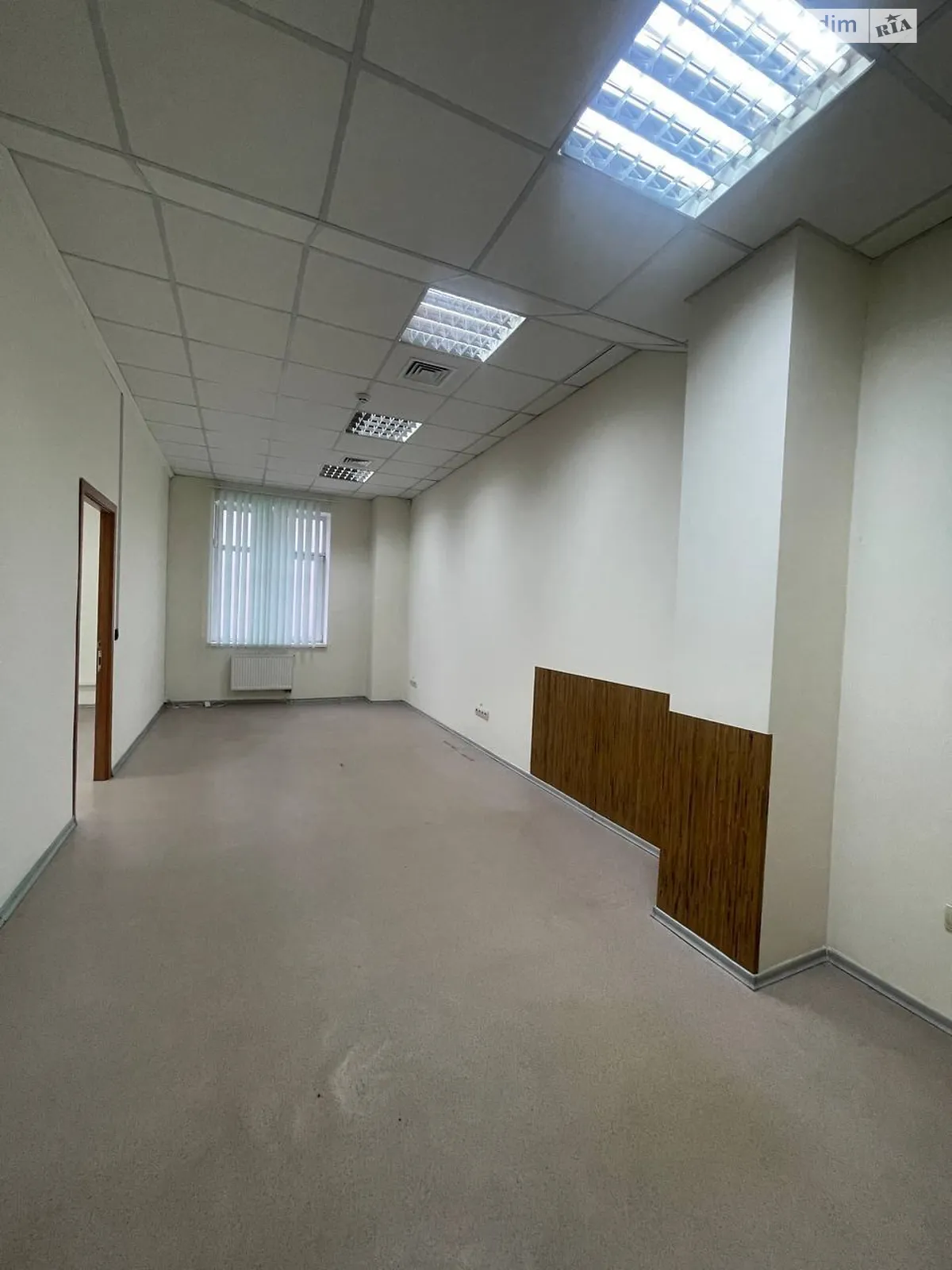 Сдается в аренду офис 52.8 кв. м в бизнес-центре, цена: 17425 грн - фото 1