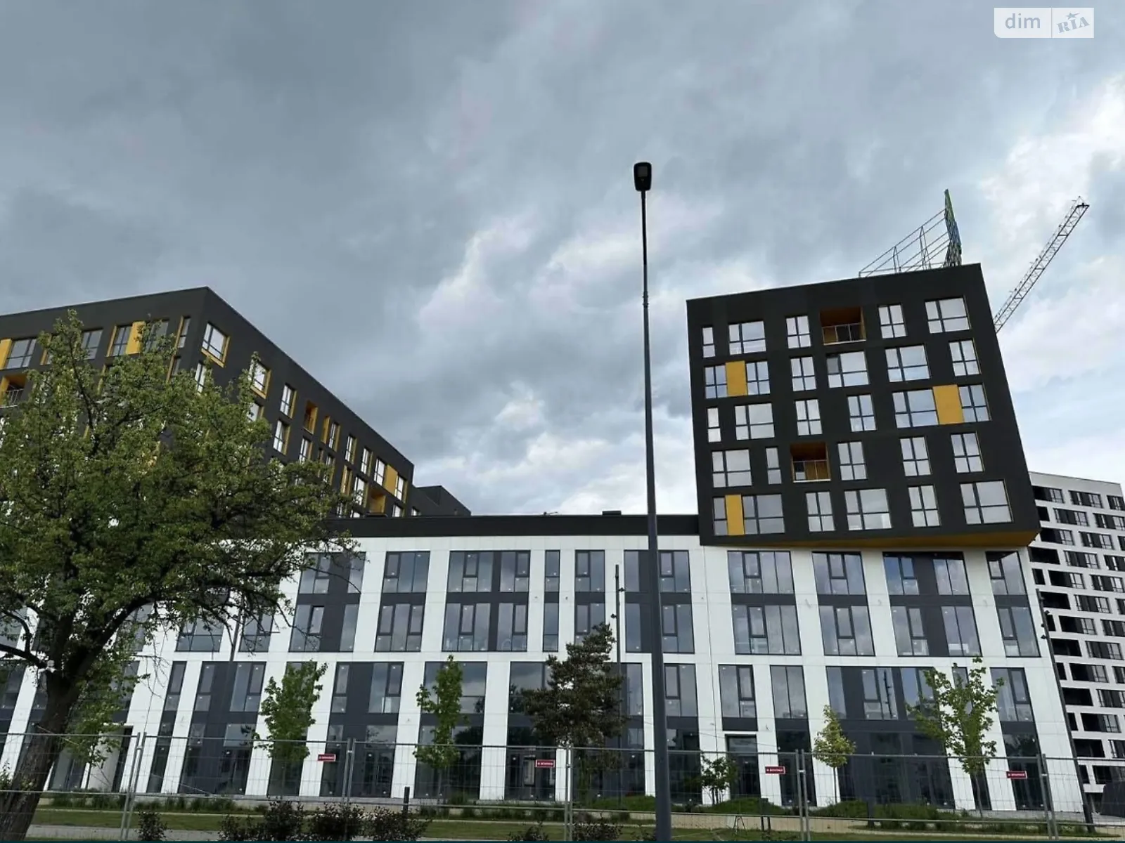 Продается 1-комнатная квартира 51 кв. м в Львове, ул. Хмельницкого Богдана, 207 - фото 1