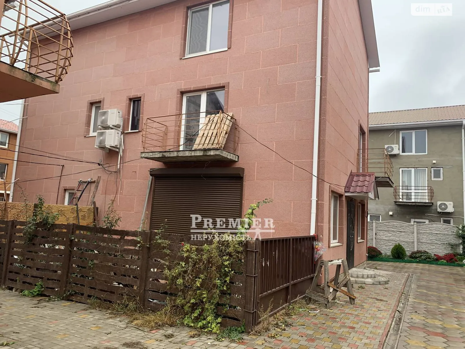Продается дом на 3 этажа 127.8 кв. м с подвалом, цена: 65000 $ - фото 1