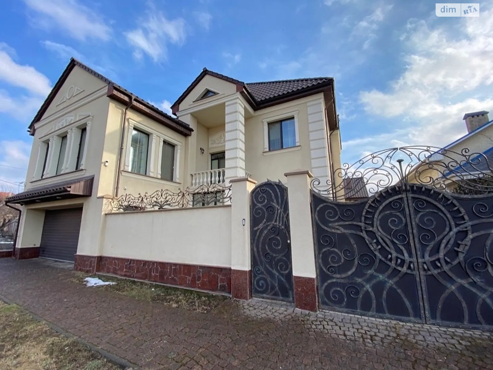 Продається будинок 2 поверховий 320 кв. м з верандою, цена: 370000 $ - фото 1