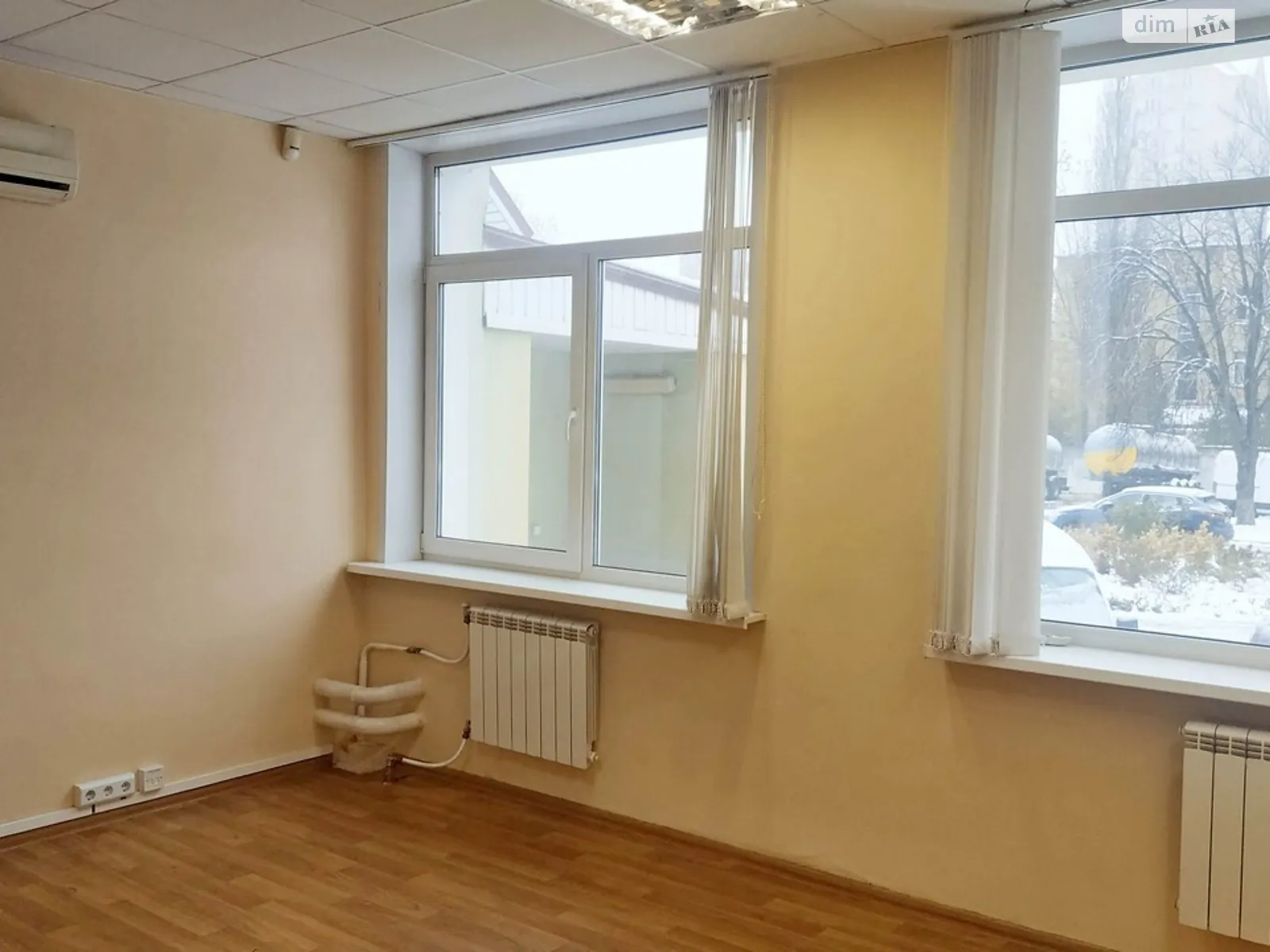 Здається в оренду офіс 25 кв. м в бізнес-центрі, цена: 15725 грн - фото 1