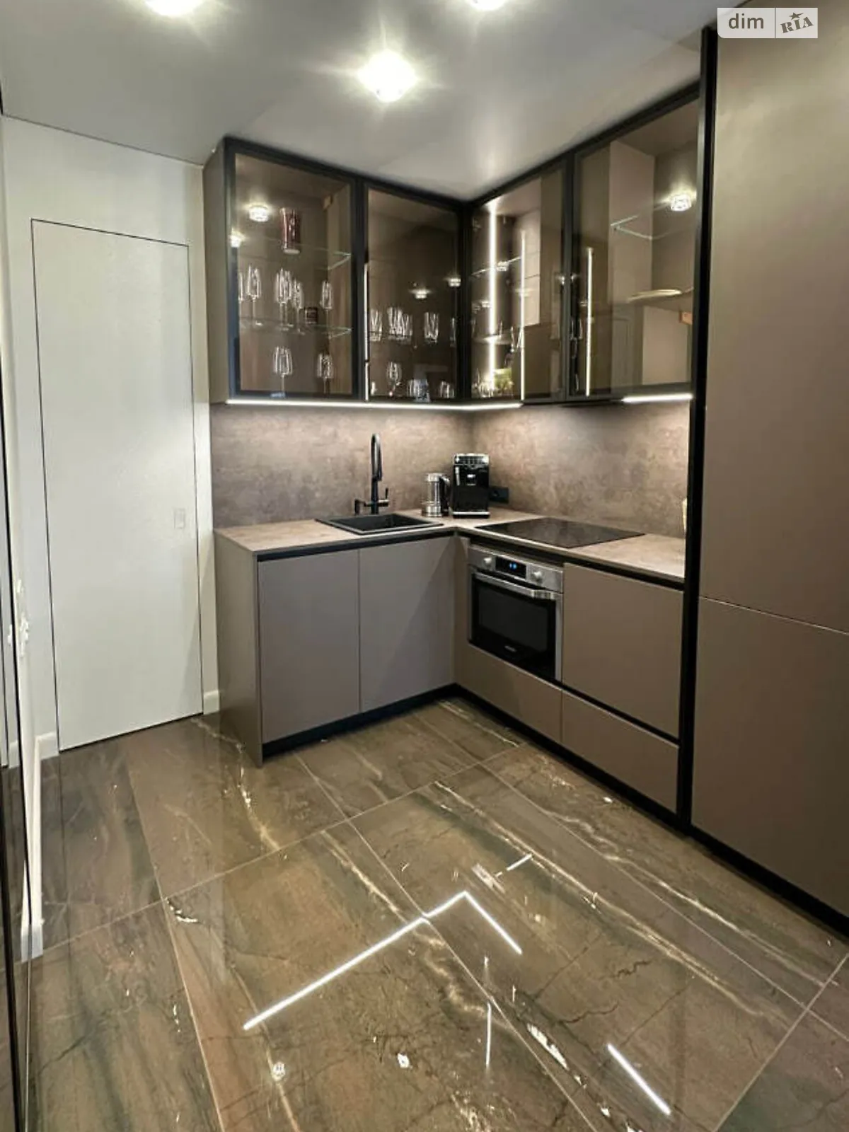 Продается 1-комнатная квартира 49 кв. м в Днепре, ул. Космическая, 5 - фото 1