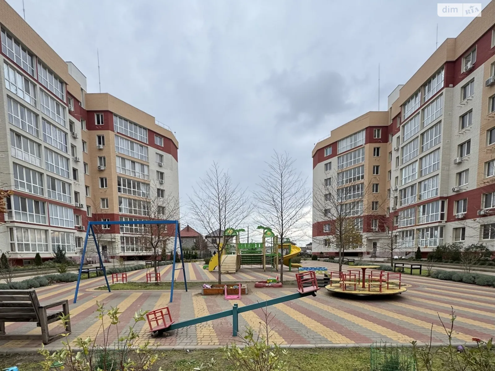 Продається 3-кімнатна квартира 82.3 кв. м у Лиманці, вул. Будівельна, 50Б - фото 1