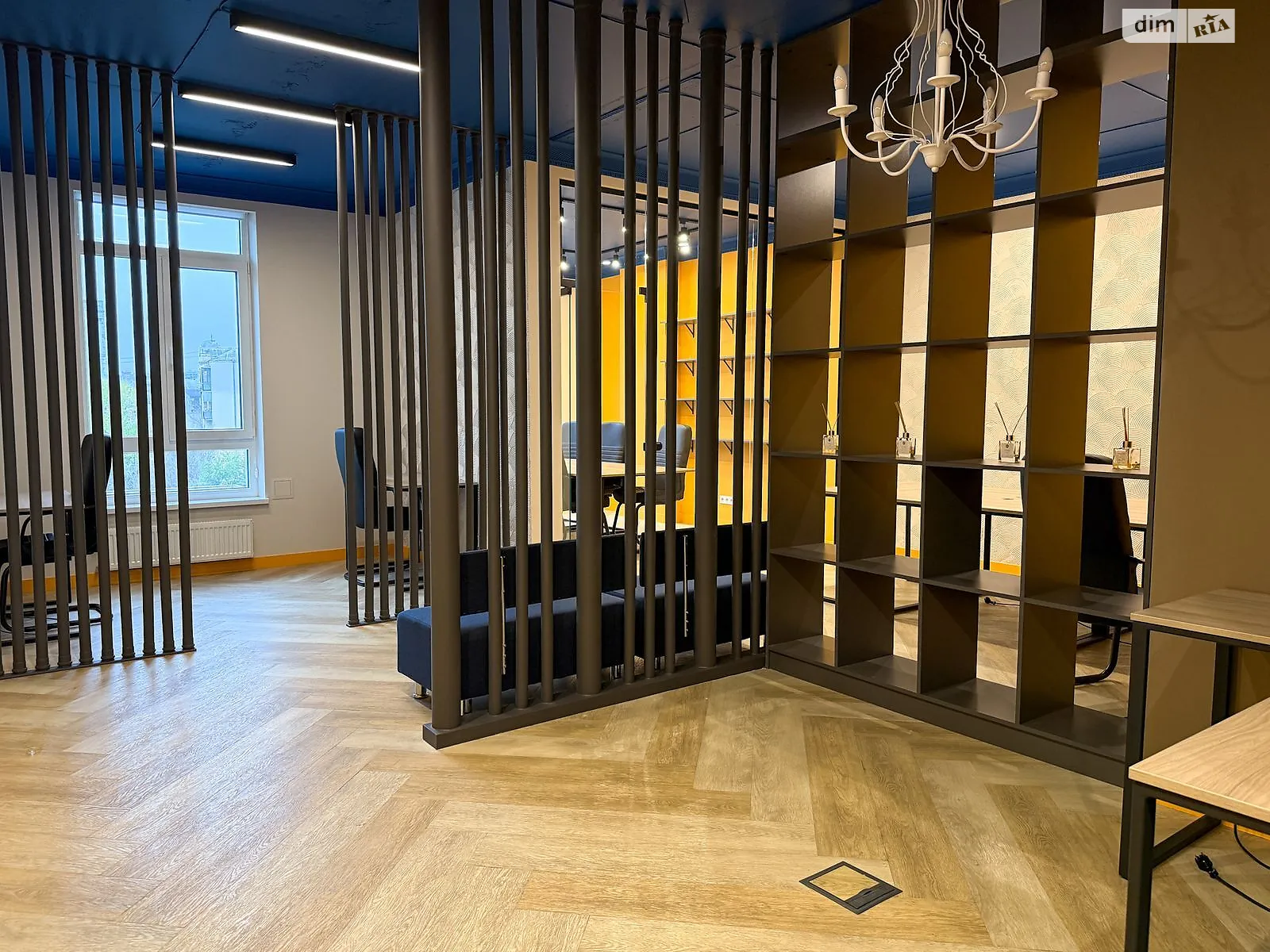 Сдается в аренду офис 80 кв. м в бизнес-центре, цена: 2200 $ - фото 1