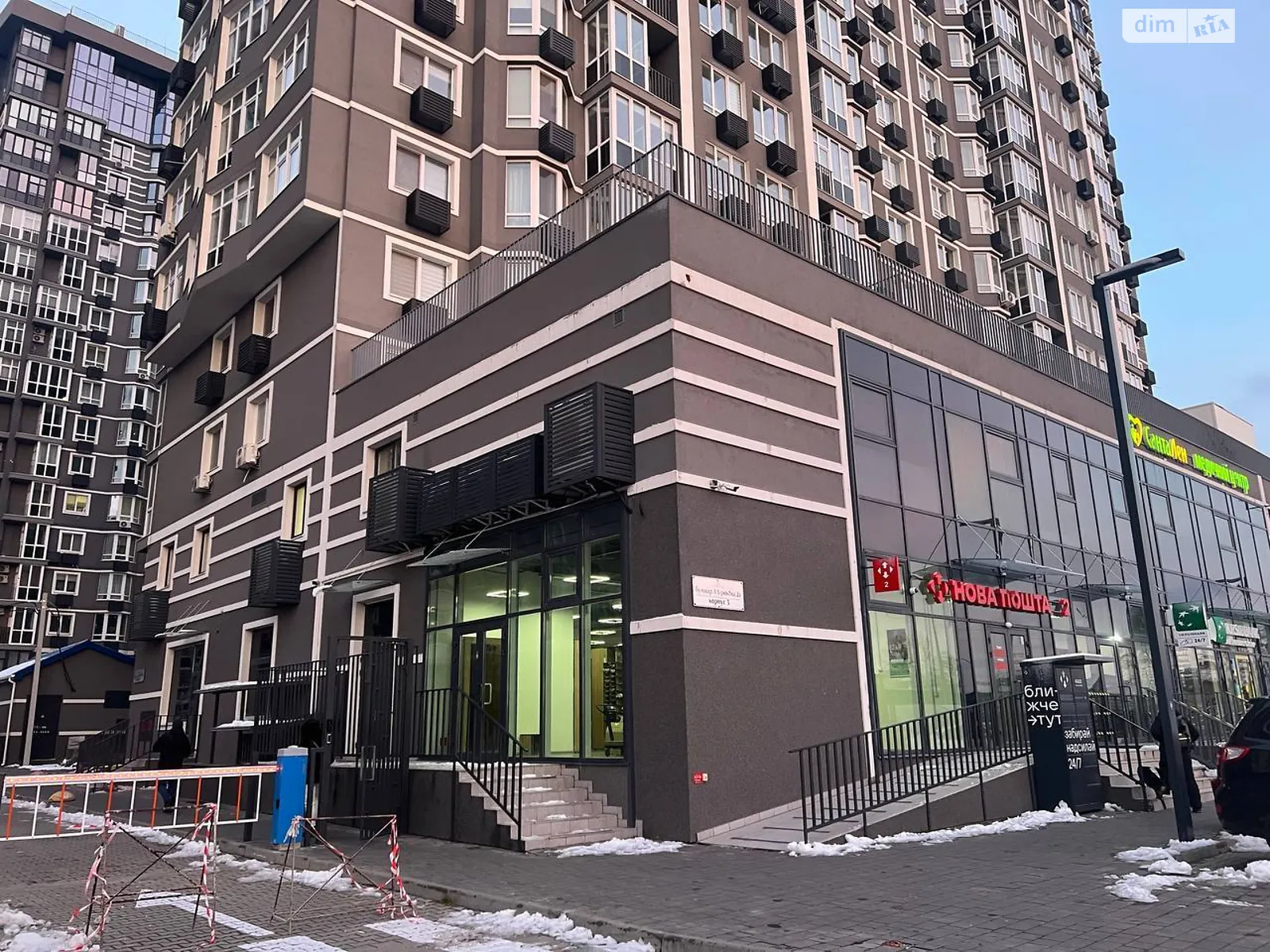 Сдается в аренду помещения свободного назначения 98 кв. м в 25-этажном здании, цена: 1274 $ - фото 1