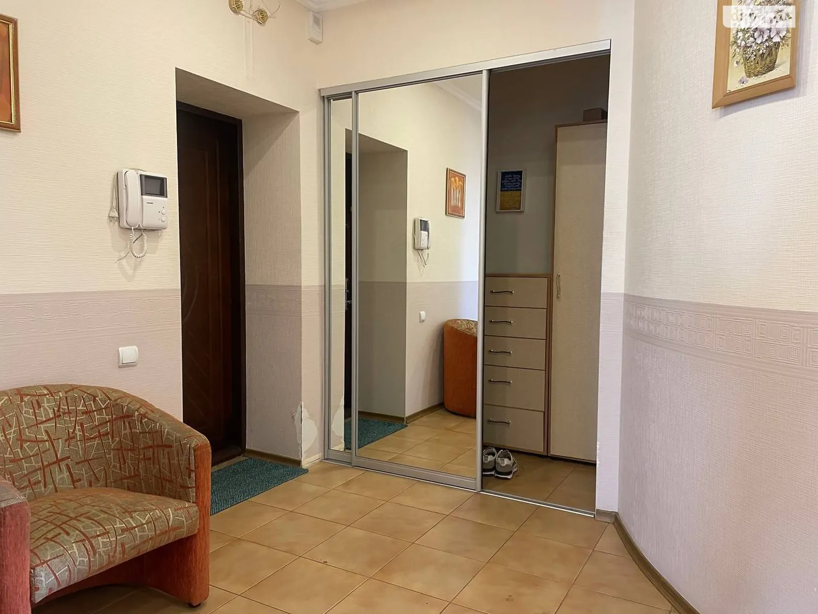 Продається 3-кімнатна квартира 94.7 кв. м у Дніпрі, вул. Робоча, 146 - фото 1