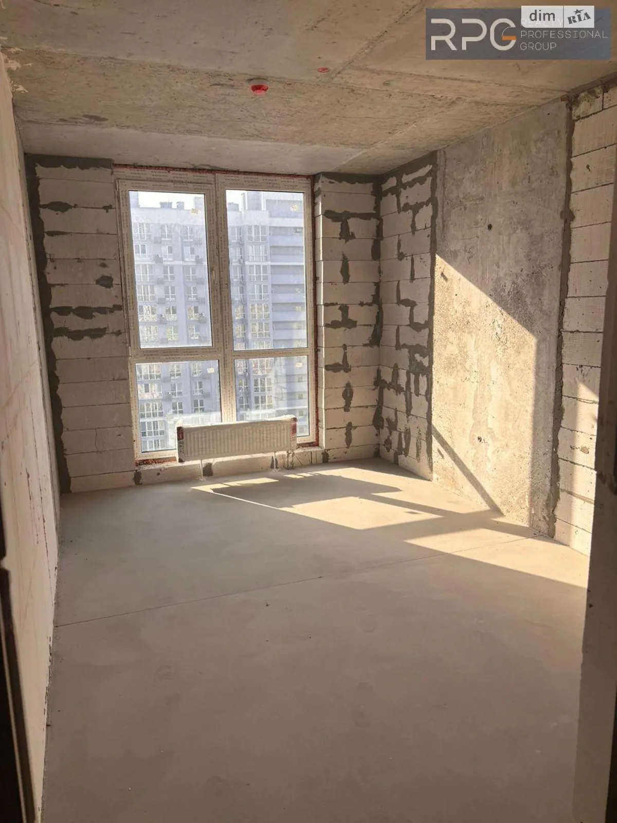 Продается 1-комнатная квартира 44 кв. м в Киеве, ул. Ревуцкого, 40Б - фото 1