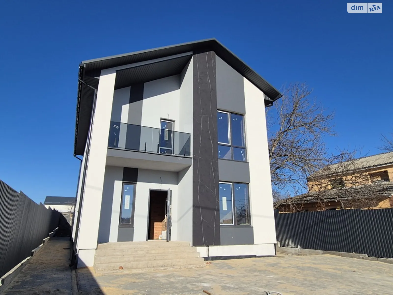 Продается дом на 2 этажа 170 кв. м с мансардой, цена: 140000 $ - фото 1